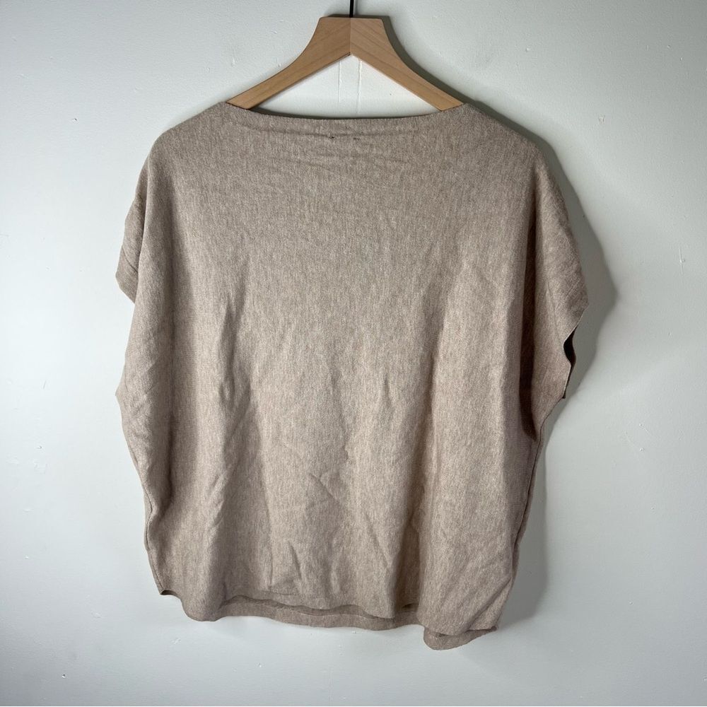 Aaeda Cream Sleeveless Boxy Muscle Tee - Picture 5 of 9